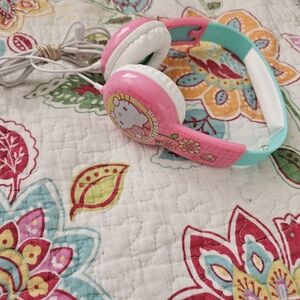 Hello Kitty Kid-Safe Headphones w/,volume Limiting & In line Mic